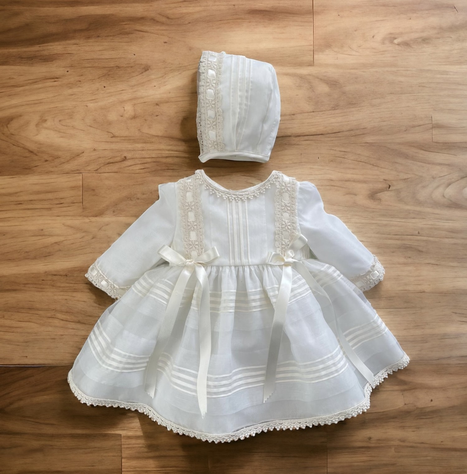 Conjunto Vestido y capota de Bautizo Colección Nuez Primer Bebé