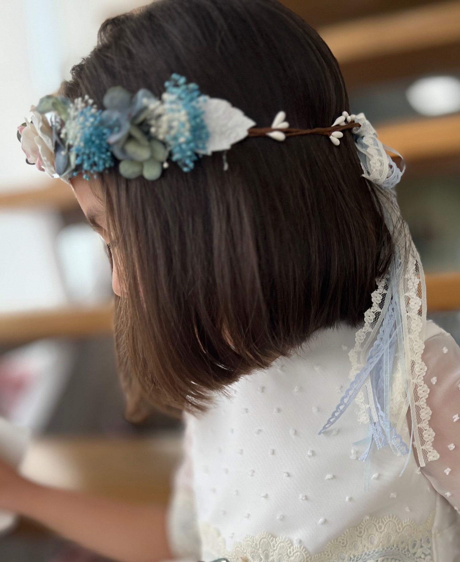 Colour: Powder blue Headband of dried flowers for Three