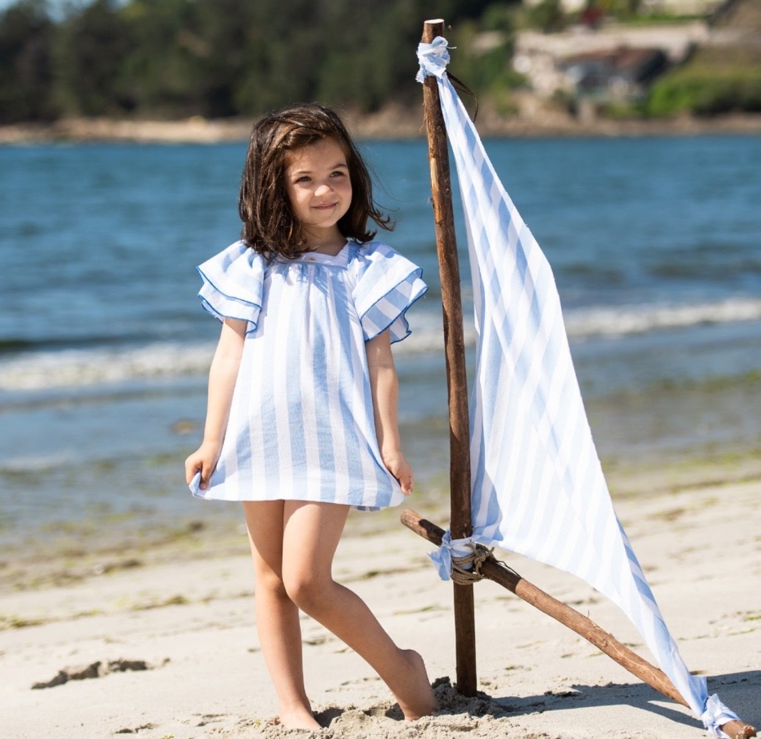 Vestido blanco y marino colección Puerto de Foque | Primer